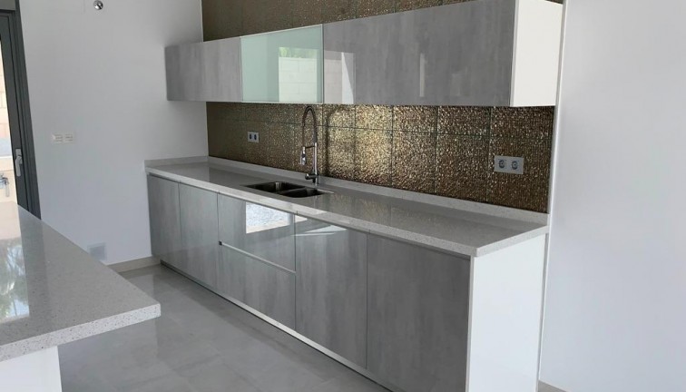 Uudistuotanto - Erillistalo - Pinoso