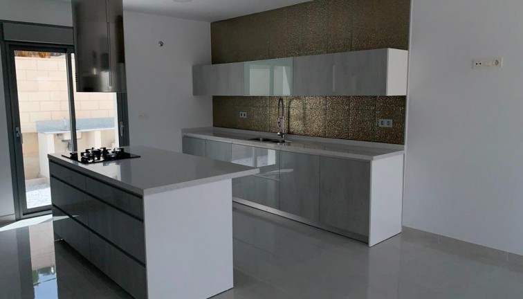 Uudistuotanto - Erillistalo - Pinoso