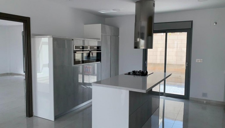 Uudistuotanto - Erillistalo - Pinoso