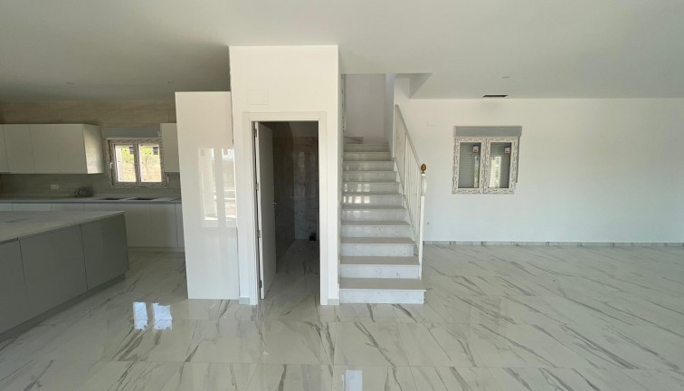 Uudistuotanto - Erillistalo - Pinoso