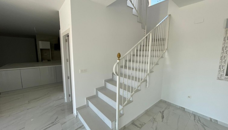 Uudistuotanto - Erillistalo - Pinoso