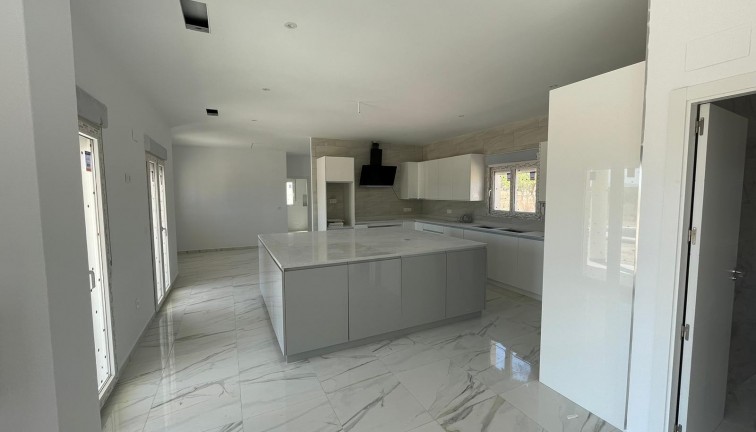 Uudistuotanto - Erillistalo - Pinoso