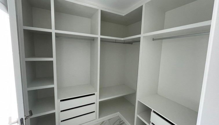 Uudistuotanto - Erillistalo - Pinoso