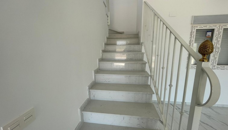 Uudistuotanto - Erillistalo - Pinoso