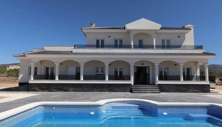 Uudistuotanto - Erillistalo - Pinoso