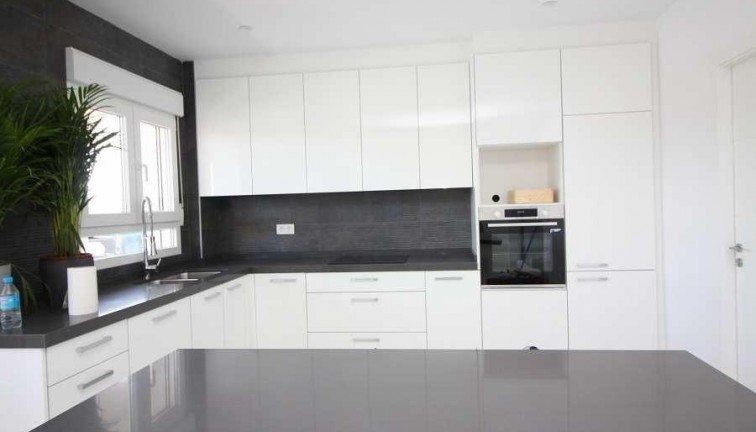 Uudistuotanto - Erillistalo - Pinoso