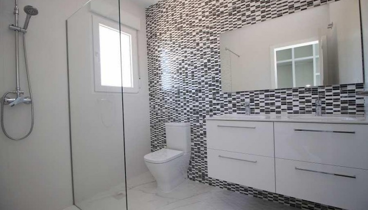 Uudistuotanto - Erillistalo - Pinoso