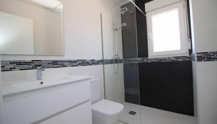 Uudistuotanto - Erillistalo - Pinoso