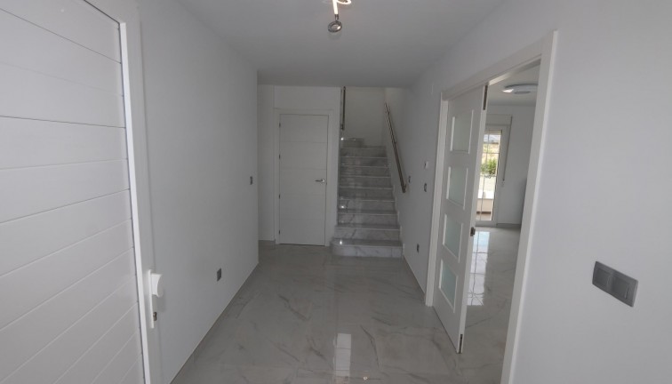 Uudistuotanto - Erillistalo - Pinoso