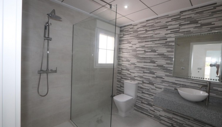 Uudistuotanto - Erillistalo - Pinoso