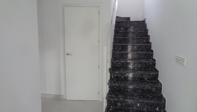 Uudistuotanto - Erillistalo - Pinoso