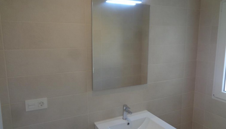 Uudistuotanto - Erillistalo - Pinoso