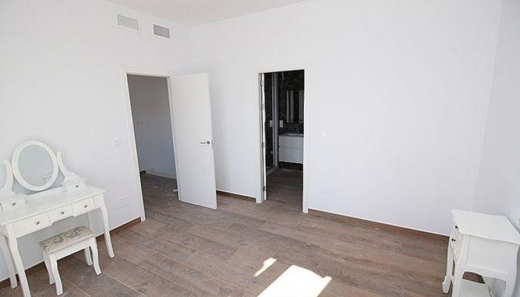 Uudistuotanto - Erillistalo - Pinoso