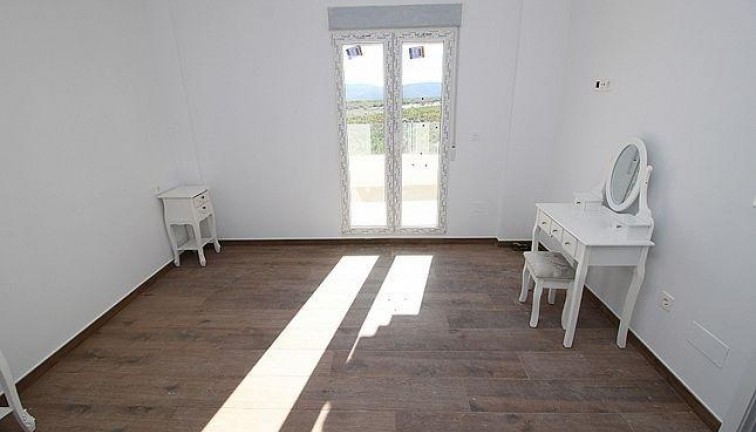 Uudistuotanto - Erillistalo - Pinoso