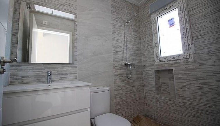 Uudistuotanto - Erillistalo - Pinoso