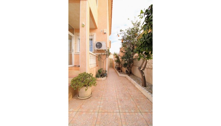 Återförsäljning - Bungalow - Torrevieja - Aguas Nuevas