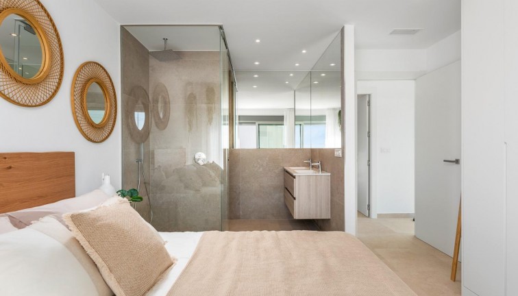 Uudistuotanto - Erillistalo - Los Alcazares - Serena Golf