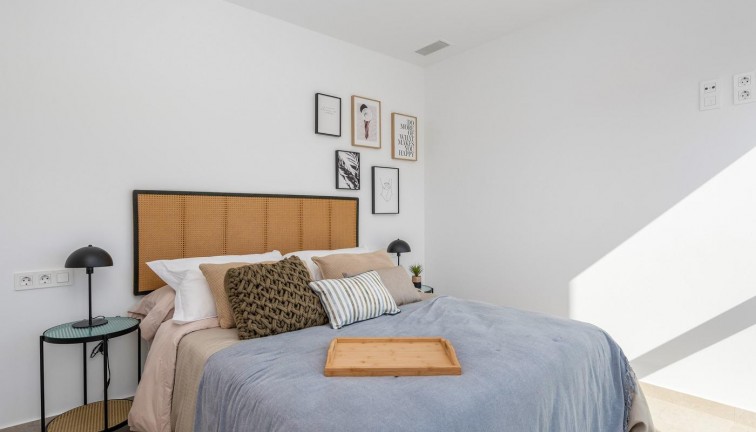 Uudistuotanto - Erillistalo - Los Alcazares - Serena Golf