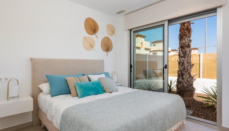 Uudistuotanto - Erillistalo - Los Alcazares - Serena Golf