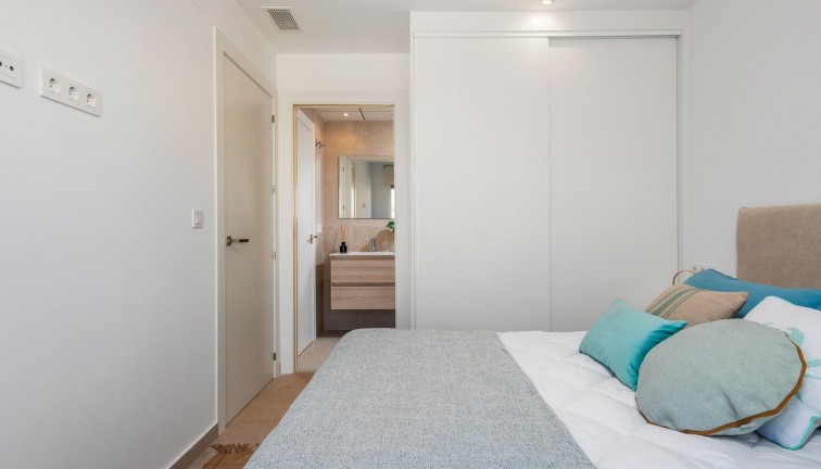 Uudistuotanto - Erillistalo - Los Alcazares - Serena Golf