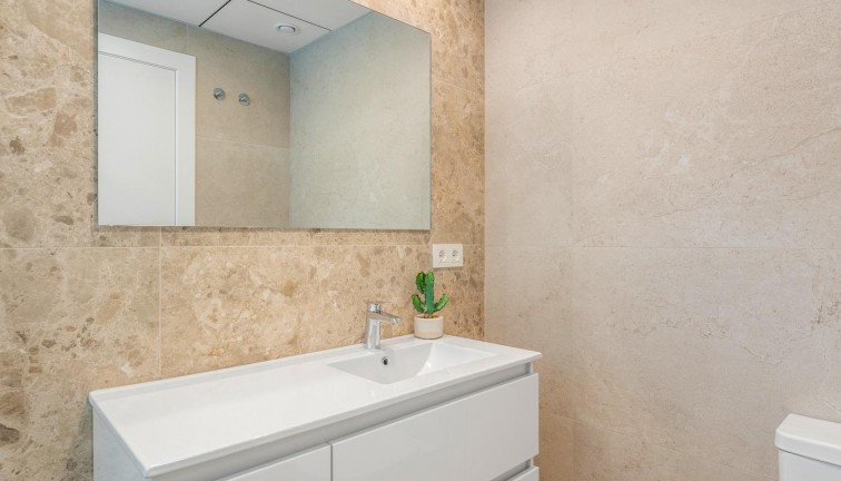 Uudistuotanto - Erillistalo - Los Alcazares - Serena Golf