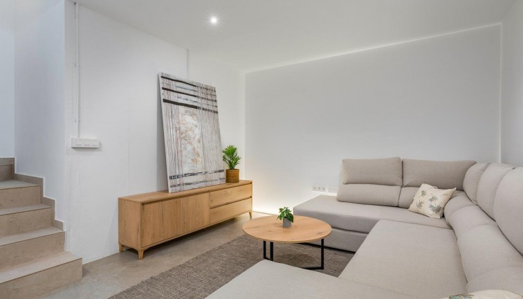 Uudistuotanto - Erillistalo - Los Alcazares - Serena Golf