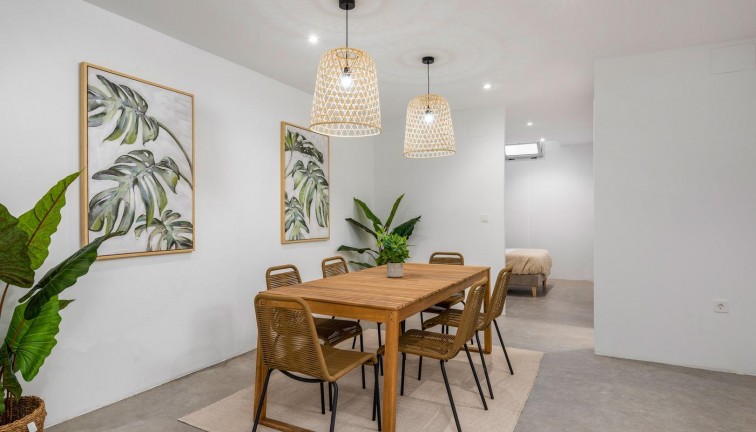 Uudistuotanto - Erillistalo - Los Alcazares - Serena Golf